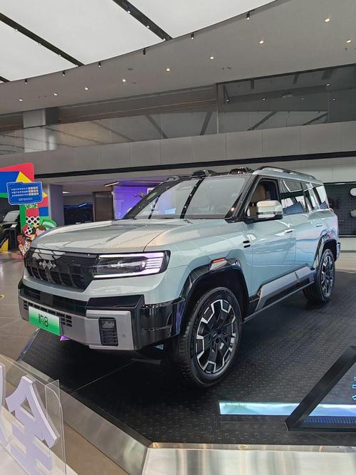 成都253比亚迪方程豹硬派越野的爆款，英菲尼迪35周年与你共成长